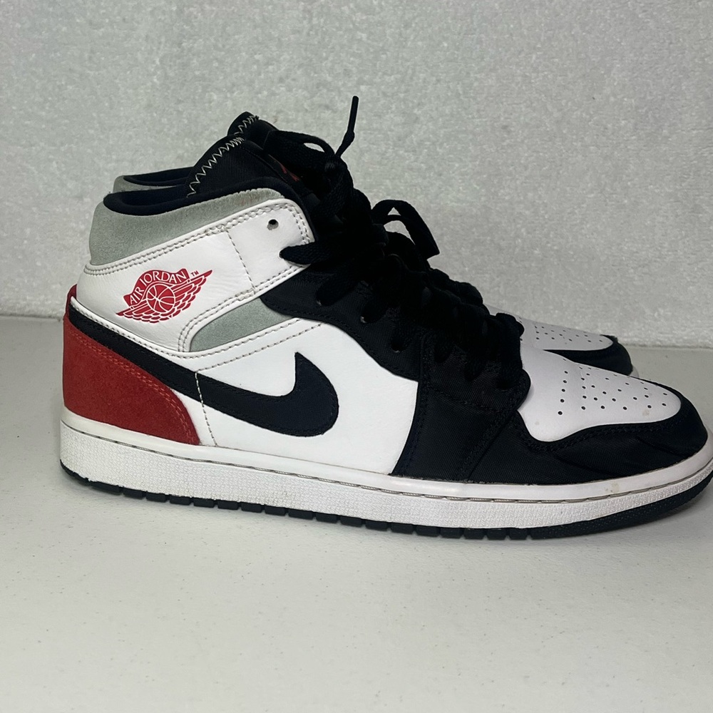 Nike Air Jordan 1 Mid SE Union Black Toe Size 8.5